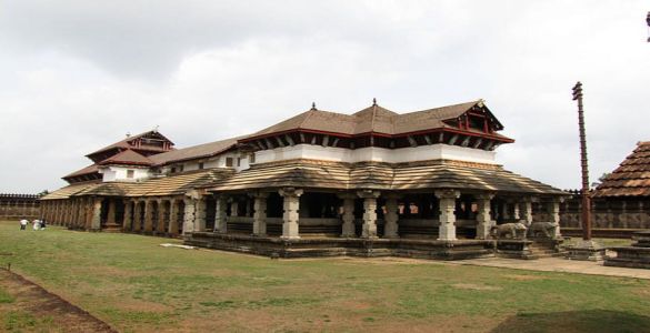 Saavira Kambada Basadi - Mangalore